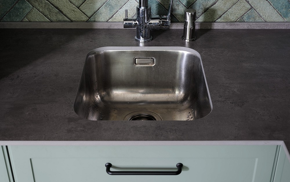 Кухня в московской сталинке в духе норвежского леса