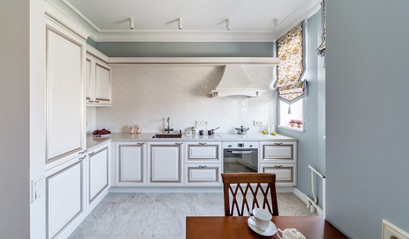 Светлая кухня в Екатеринбурге