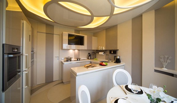 Светлая кухня в Екатеринбурге