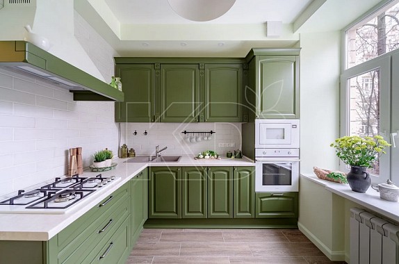 Угловые кухни оливкового цвета