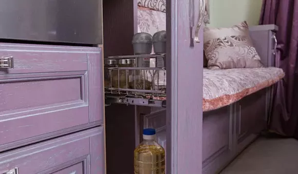 Фиолетовая кухня в Твери