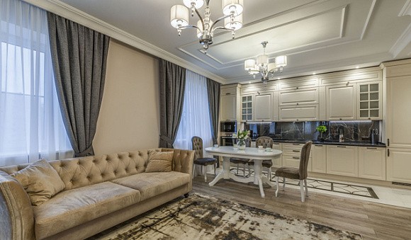 Светлая кухня в Екатеринбурге