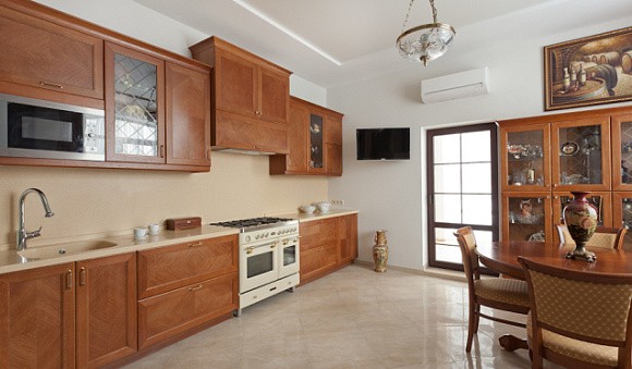 Коричневая кухня в Анапе