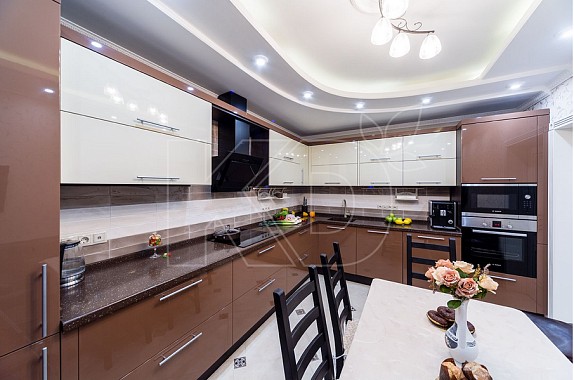 цвет угловой кухни