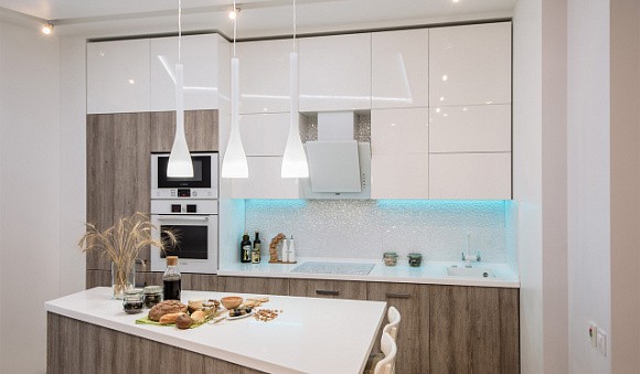 Белая кухня в Санкт-Петербурге