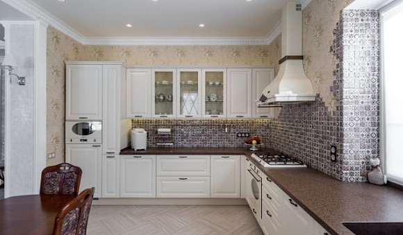 Светлая кухня в Екатеринбурге