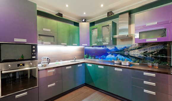 Фиолетовая кухня в Санкт-Петербурге