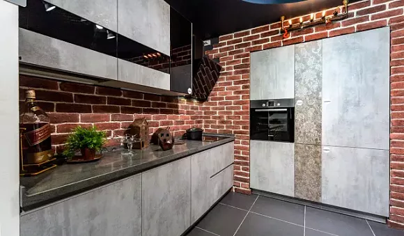 Коричневая кухня в Новосибирске