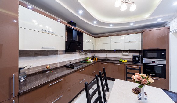 Бежевая кухня во Владивостоке